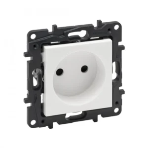 Розетка Legrand Розетка 2К Niloe Step 16А 250 В с з/ш винт. клеммы Белый 863119